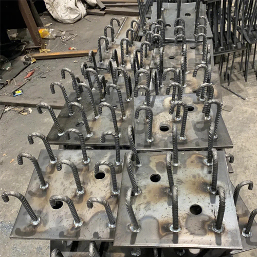 图纸中如何确定长春预埋件的位置？